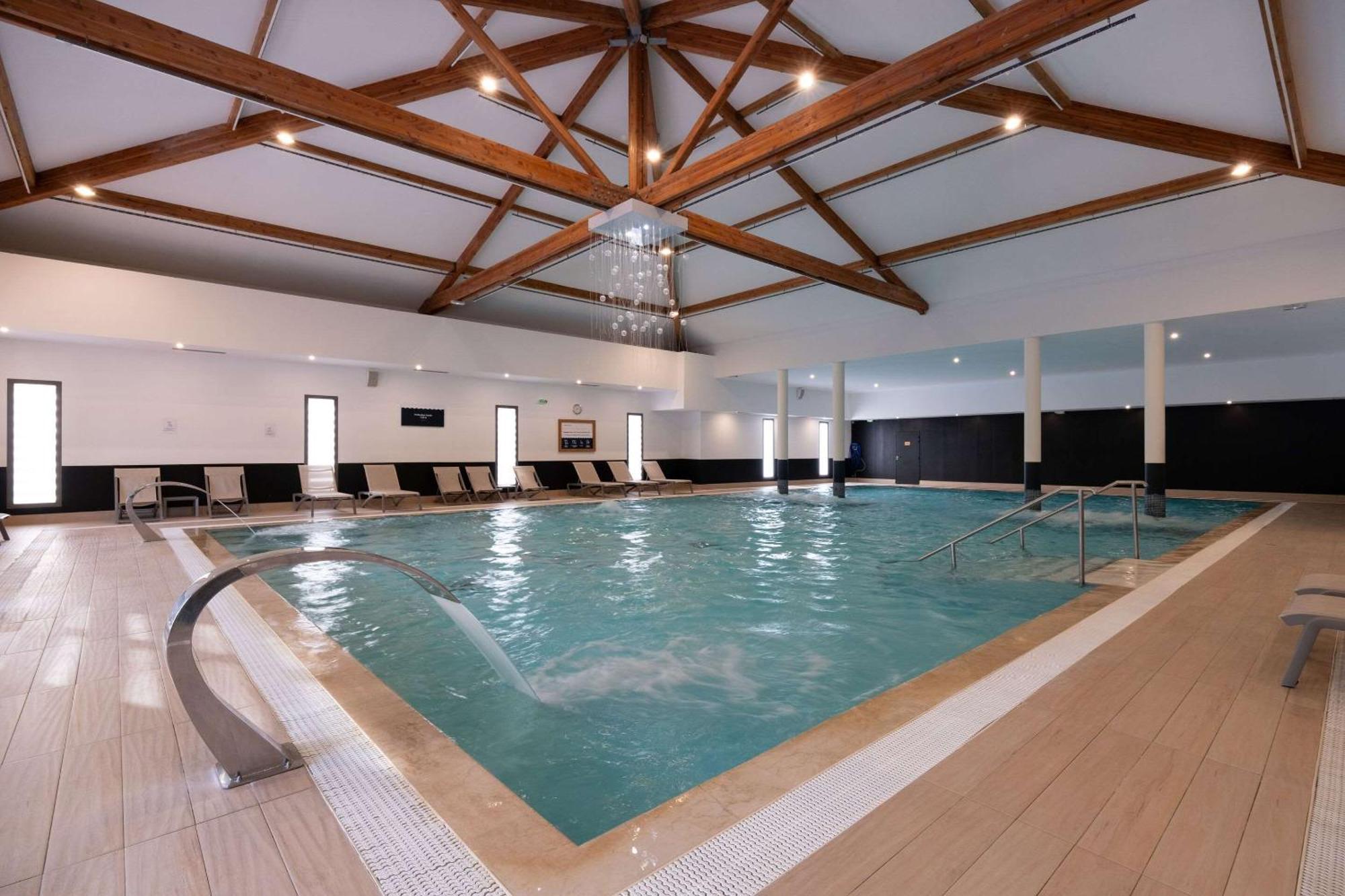 Zenitude Hotel La Valadiere, Ascend Hotel Collection Juvignac Exterior photo
